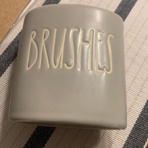 Rae Dunn brush holder